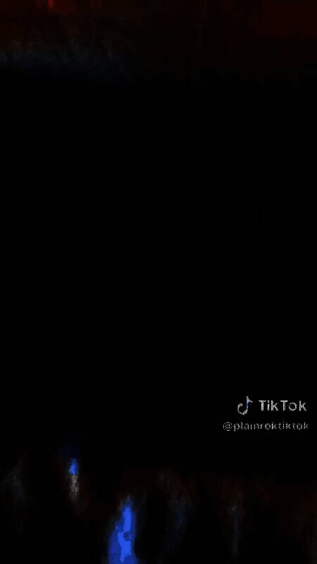 国外博主暴力打砸Switch2主机现场