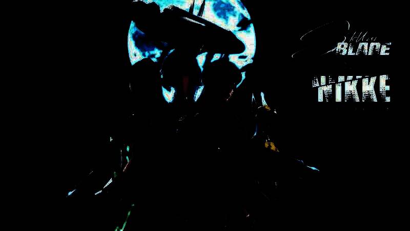 伊芙身穿‘深红之翼’与巨型怪兽激烈对战，背景光影交错，特效炫目