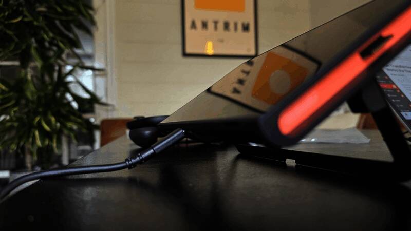 技术人员分析Switch2 USB接口功能差异的可能原因