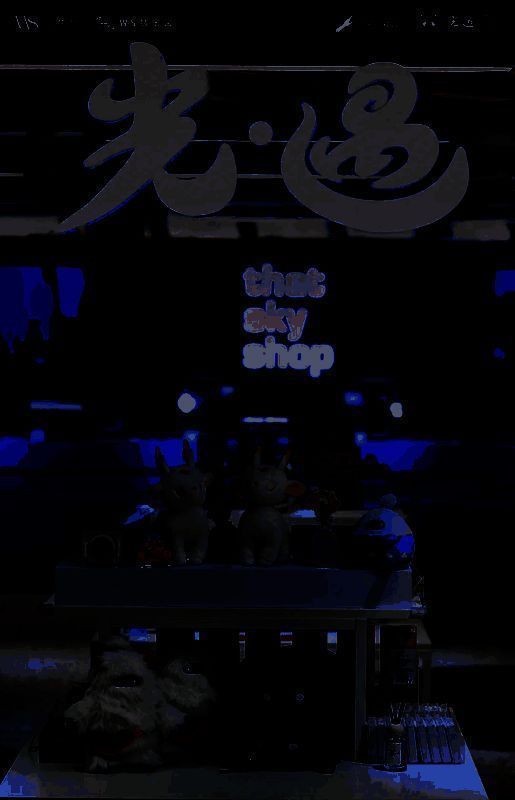 武汉限定款光遇周边产品陈列展示，细节精致引人驻足