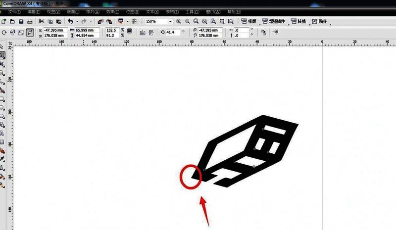 图形经过自由扭曲后的对比效果图展示