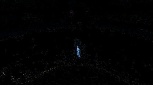 角色施展强化燕回风，尺阙在空中划出绿色轨迹，迅速接近敌人