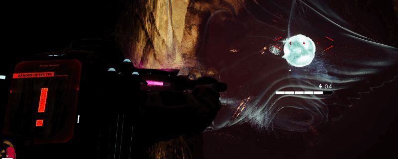 私人物品箱位于地图角落，呈现醒目的红色外观，玩家靠近后可进行互动开启