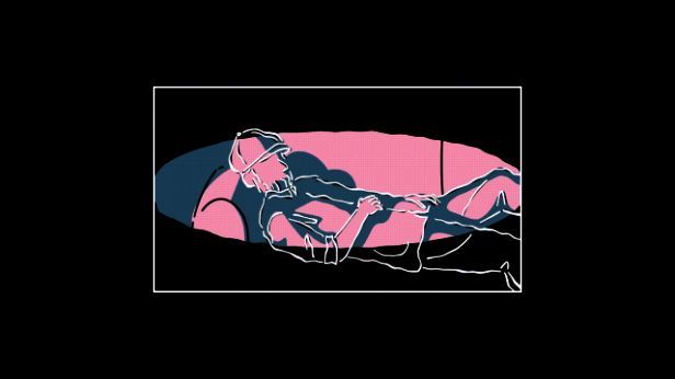 陌生男子缓缓起身，凝视着惊恐的少女