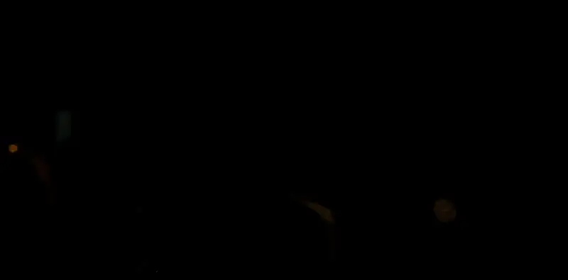 同居生活中角色之间的互动场景展示