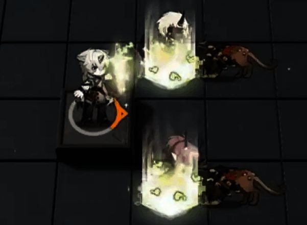 录武官释放第二技能特效画面，显示攻击力提升和治疗反伤状态