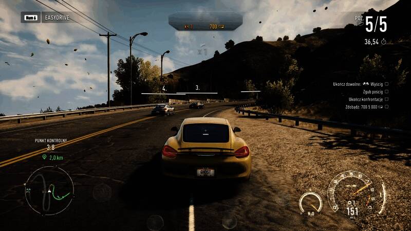 游戏实机画面展示警车追击场景