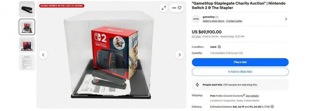 电子屏幕显示实时竞标价格不断攀升，背景可见‘儿童奇迹网络医院’标志