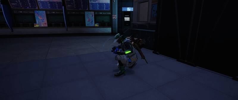 游戏中角色进行战术翻滚动作演示，动作迅捷且富有策略性