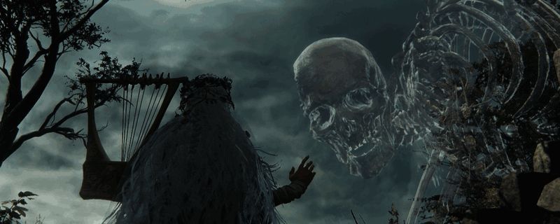 《艾尔登法环：黑夜君临》中复仇者人偶妹战斗场景，手持武器释放技能特效华丽