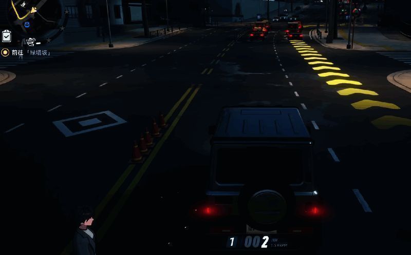 《异环》玩家组队在城市中与执法单位周旋，展开策略性逃亡