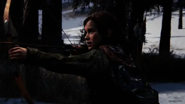 吉田修平在采访中认真阐述观点，背景为PlayStation标志