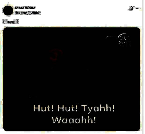 林克在法庭上与检察官对峙的场景，背景有爆炸性证据特效