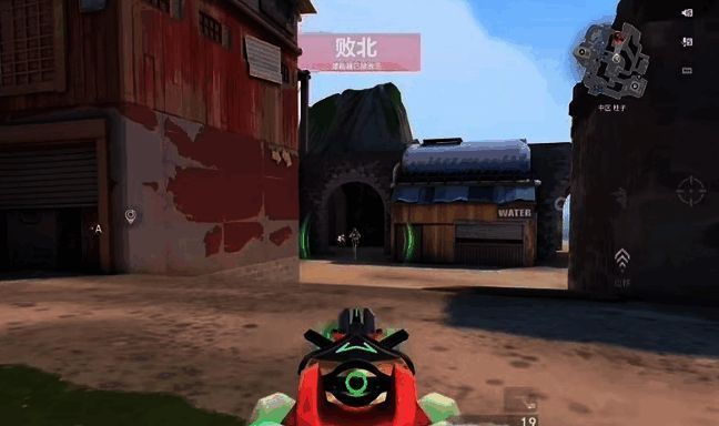 两名玩家正在激烈交火，一名玩家正在压枪控制弹道走向