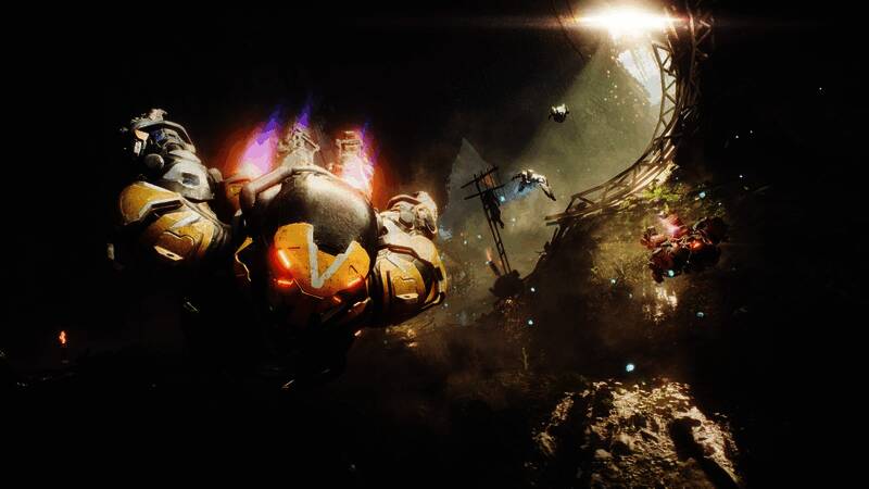 《圣歌》战斗场景，玩家机甲与敌人激烈对抗，画面特效炫目