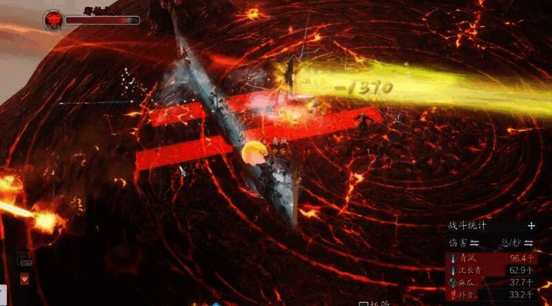 战斗进入白热化阶段，鬼王释放大招，场地中央出现红圈警示特效