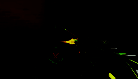 游戏内狙击镜视角，准星精准对准远处目标