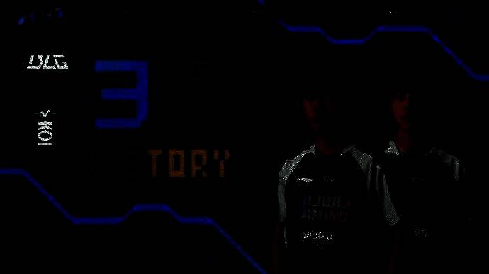 英雄联盟BLG战队比赛现场，中单选手Knight操控塞拉斯完成精彩击杀