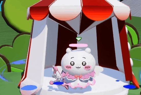 小八与乌萨奇换装对比图，展示不同风格下的可爱设计细节