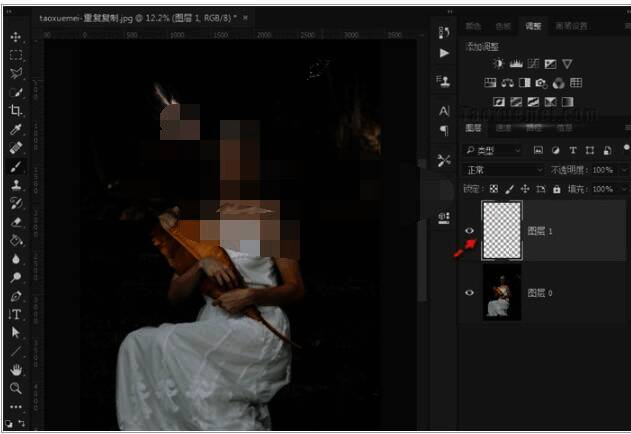 自由变换工具激活后的图像调整示意图