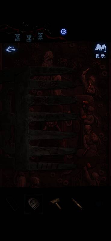 角色站在钟楼前，手中握有兽牙饰品准备敲响铜钟