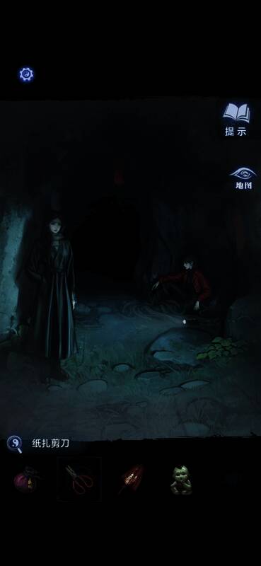 明梅接过剪刀，随后递回一把红色剪刀