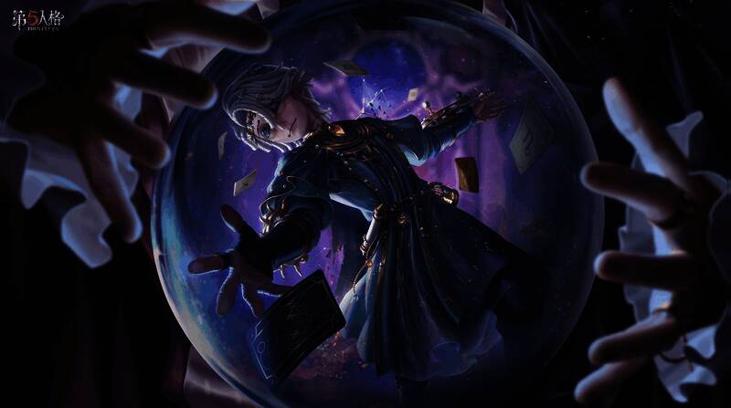 病患溯光时装展示图，身穿星空风格服饰，手持金色记忆囚笼