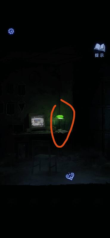 停尸柜门缓缓打开露出内部物品