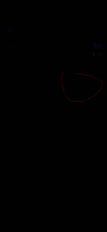 布娃娃放在遗照前发出微光