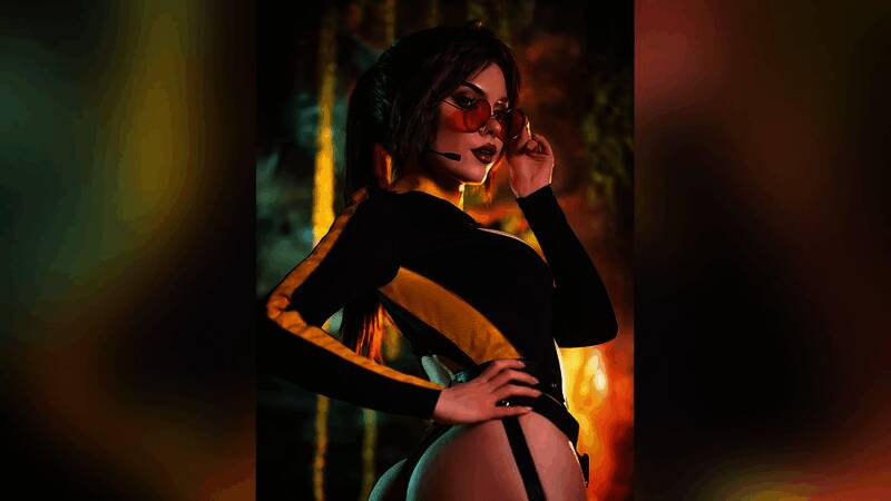 Sladkoslava手持道具，专注演绎劳拉冒险时刻