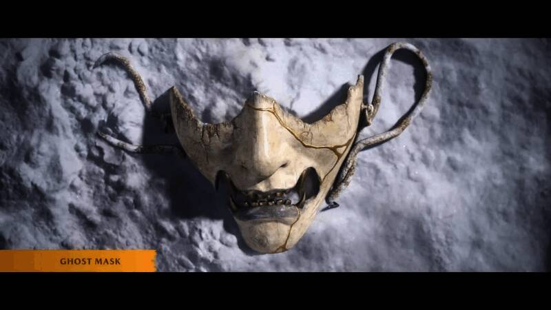 收藏版附带的实体物品陈列图，包括面具、刀镡、钱币与银杏树纸艺等精美周边