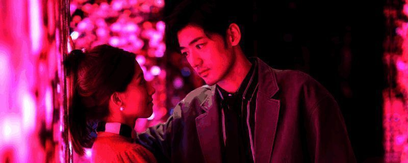 游戏主界面展示，界面风格清新，中央为角色立绘与标题LOGO