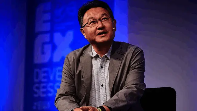 播客节目画面截图，三位嘉宾正在进行热烈讨论