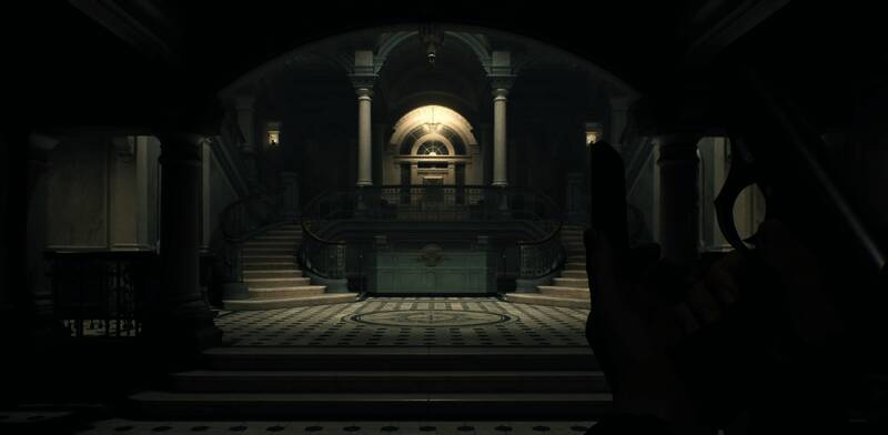 室内探索画面，光线昏暗，充满恐怖氛围