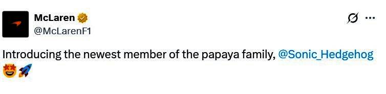 历史画面重现：埃尔顿·塞纳与世嘉F1奖杯合影