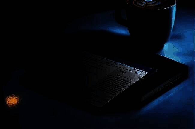 荣耀文档AI功能界面展示，包含思维导图生成与内容润色选项