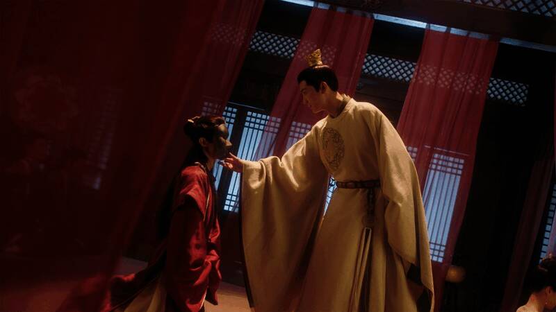 宫廷盛宴热闹非凡的全景图