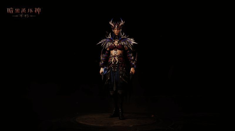 时装细节特写，展示绑带与骨刺肩甲的设计工艺