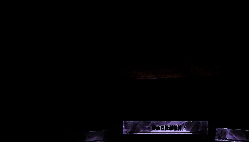 梦魇模式战斗画面，展示血月与望月阶段特效变化