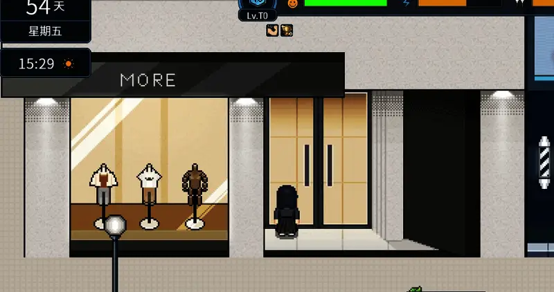 MORE服装店内货架摆满各种款式服装，色彩丰富令人目不暇接