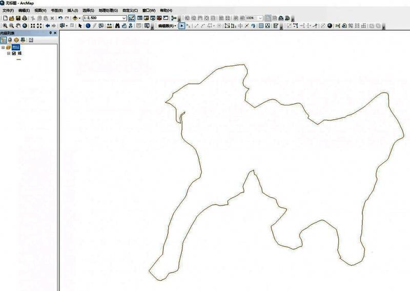 ArcMap界面加载线状要素数据示意图，界面左侧为图层列表，右侧为地图显示区域
