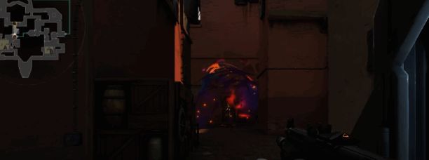 雷兹使用Q技能跳至高处，炸药包粘附于墙壁表面