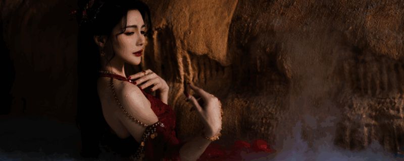 游戏主视觉图展示主角与多位女性角色互动场景，画面风格古风唯美