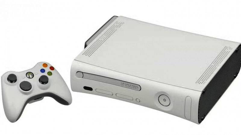 Xbox 360主机外观展示，经典黑灰色调与标志性LOGO呈现