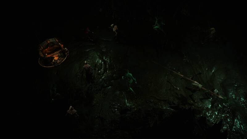 新装备展示，包括武器、护甲与饰品细节特写