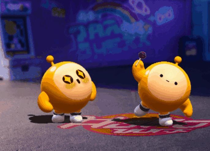 棒棒糖与捧花道具特写展示，色彩鲜艳充满节日氛围