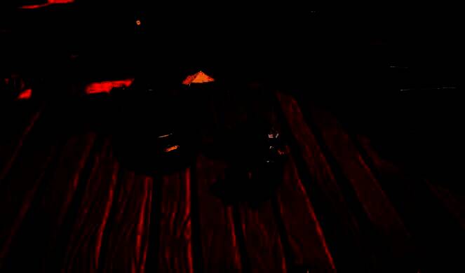 电线插入特写画面，插座部位闪烁着蓝色电光