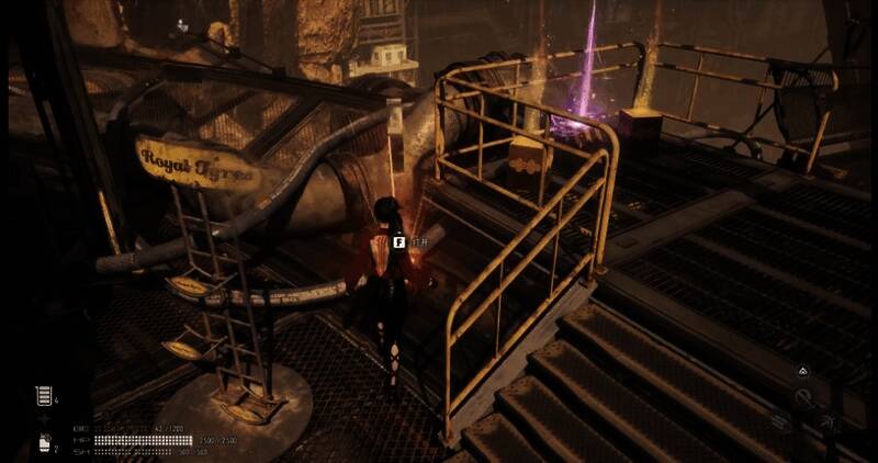 伊芙身穿占星服，搭配眼镜与耳饰展示完整造型