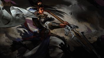 谋张绣身穿战甲，手持长枪冲锋陷阵，背景为战火纷飞的战场