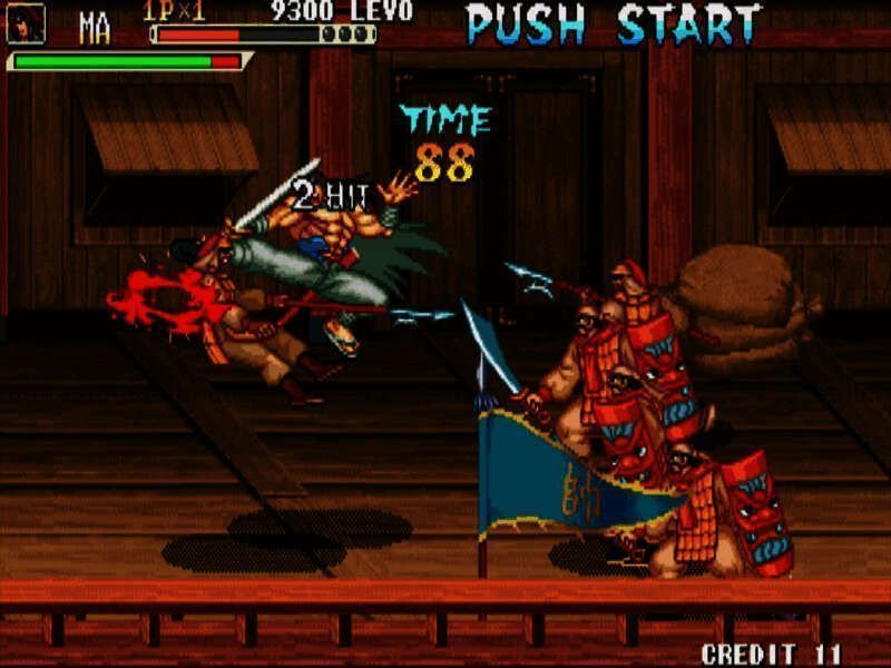 四人组队对战画面，角色各具特色，动作流畅